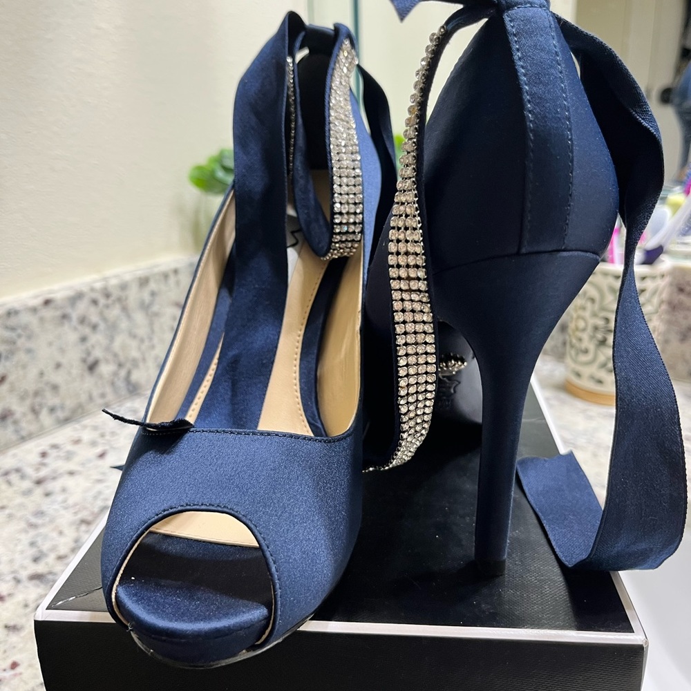 Nina Navy heels